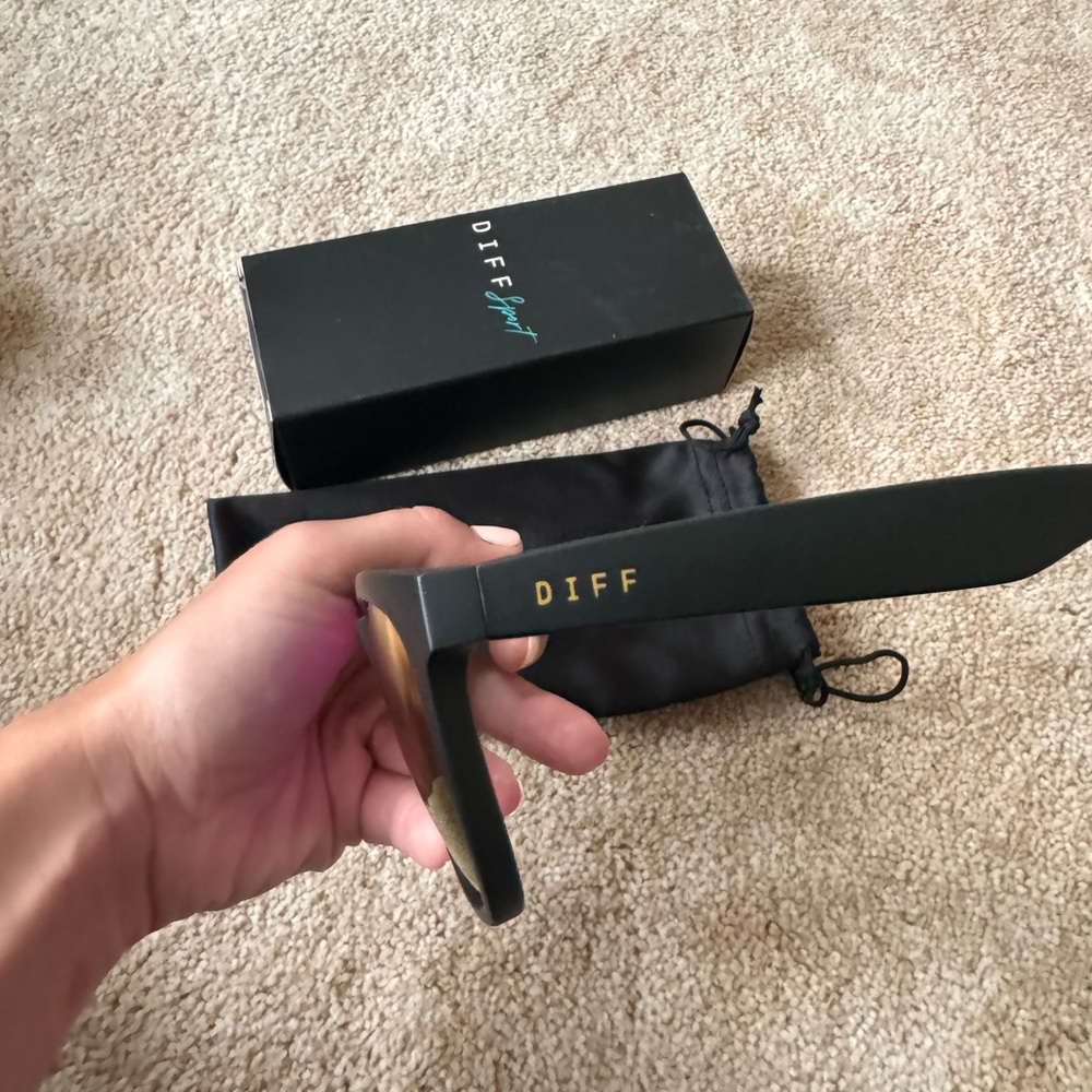 Diff Sunglasses - image 6